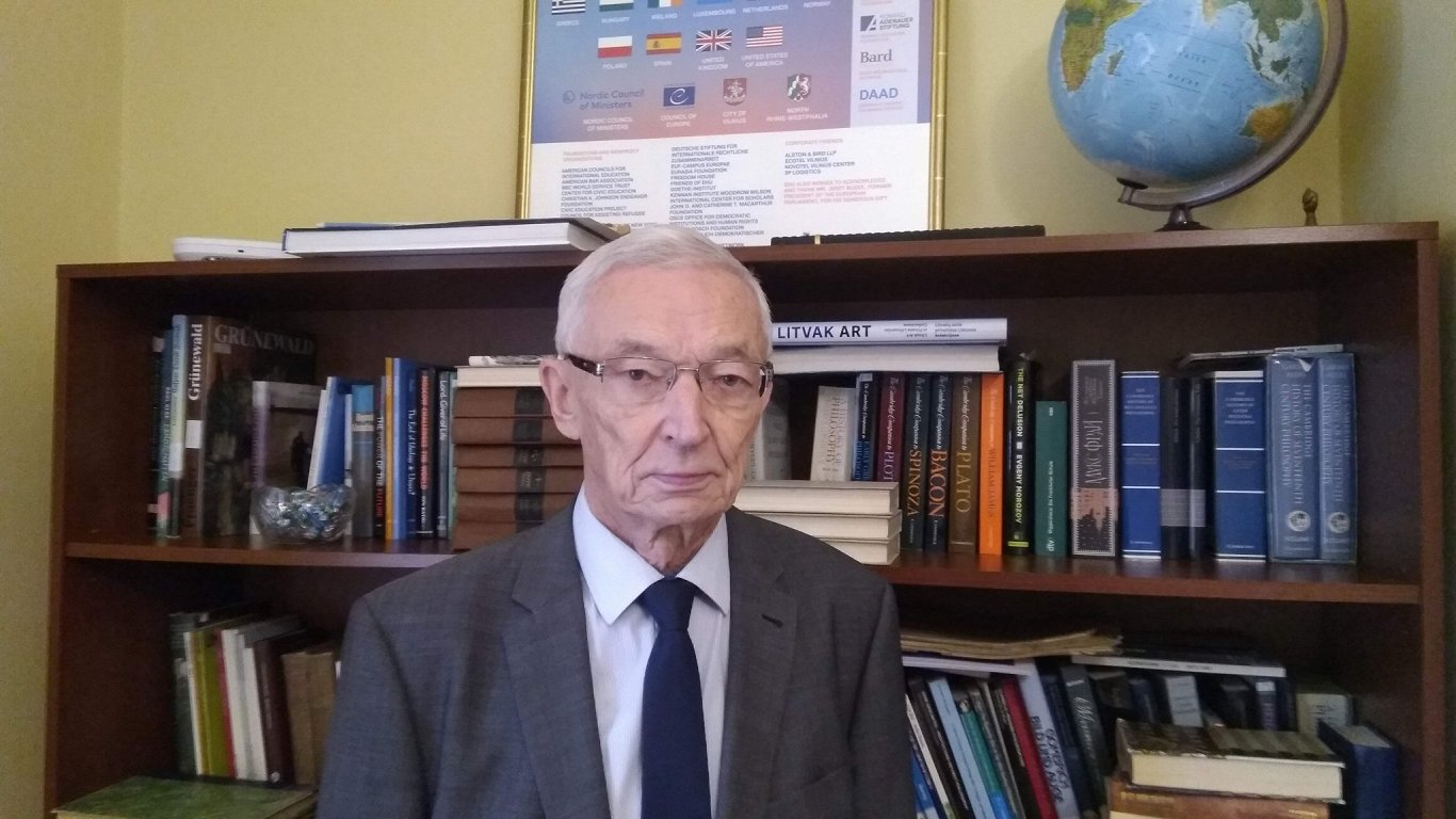 Eiropas Humanitāro zinātņu universitātes prezidents Anatolijs Mihailovs