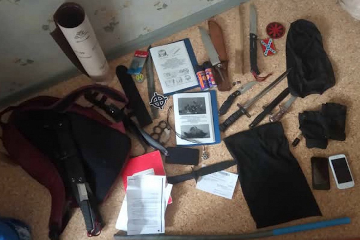 Daļa no teroristu grupai konfiscētajiem ieročiem. 2020. gada 4. septembris.