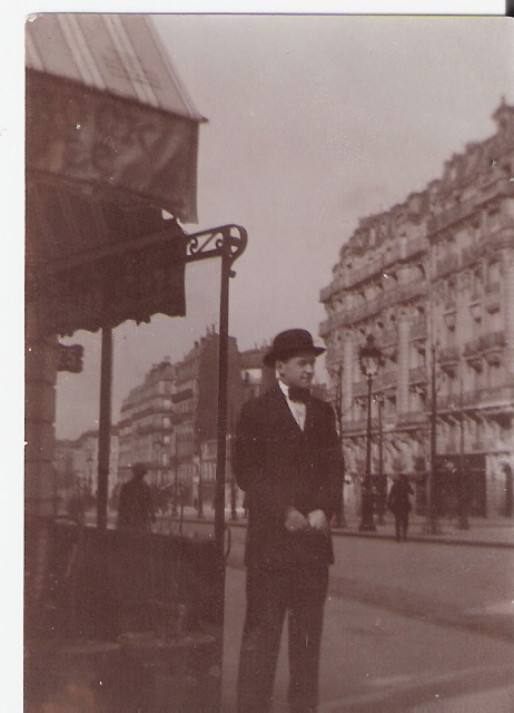 Jāzeps Grosvalds Parīzē 1911. gadā