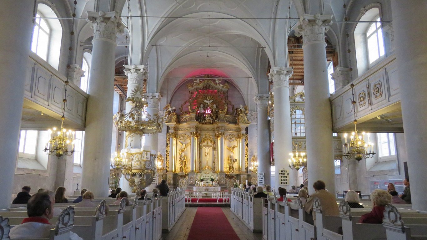 Trijadības baznīcas interjers Liepājā