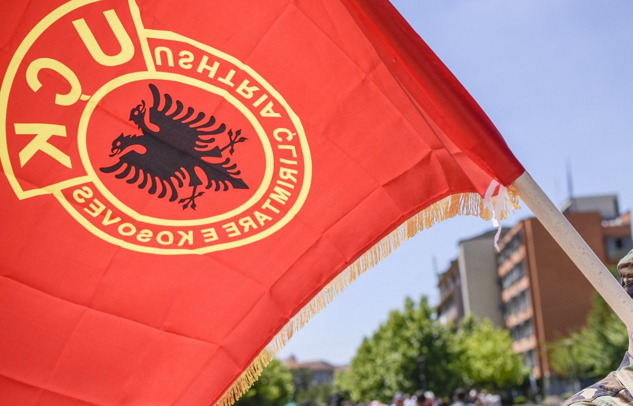 Kosovas Atbrīvošanas armijas karogs