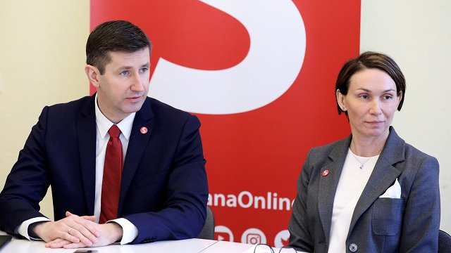 Vjačeslavu Dombrovski un Ļubovu Švecovu izslēdz no «Saskaņas»