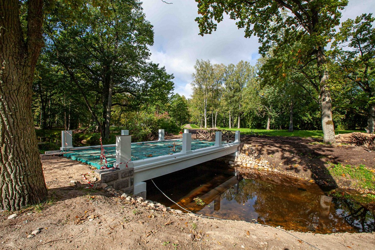 Tiltiņa atjaunošana vēsturiskā Ķemeru parka teritorijā