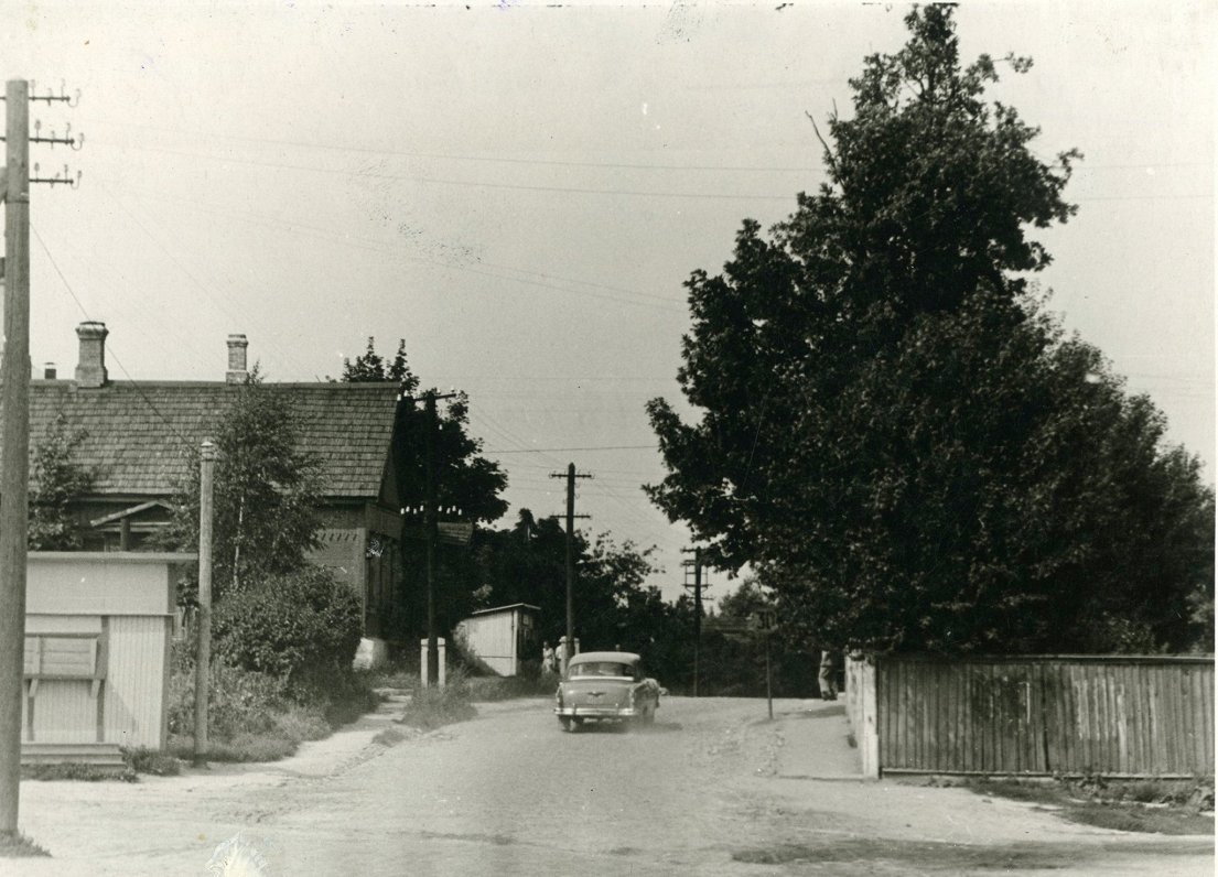 Skats uz J. Zvīdra (mūsdienās – Viļānu) ielu, 20. gs. 50. gadi