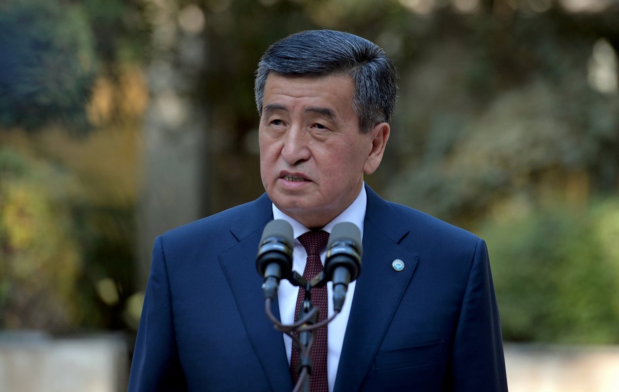 Attēlā Kirgizstānas prezidents Soronbajs Dženbekovs