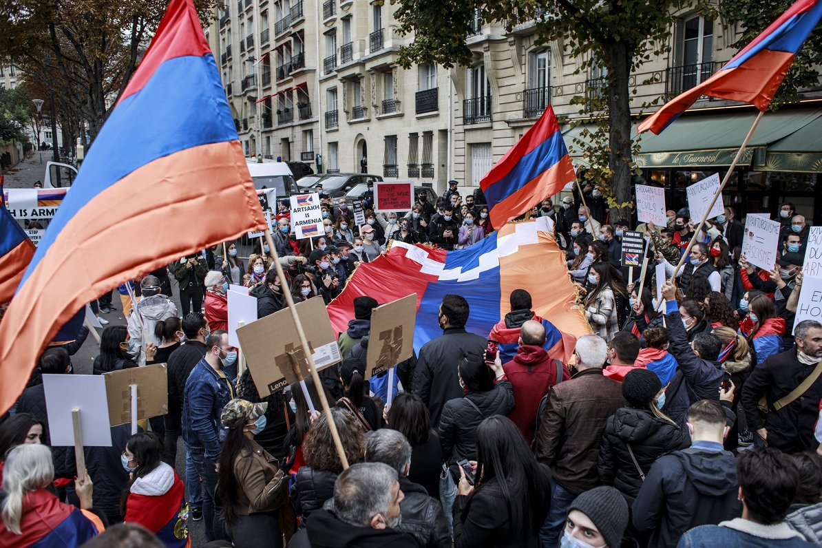 Armēņu kopienas Francijā protesti pret karu. Parīze, 2020. gada 8. oktobris.