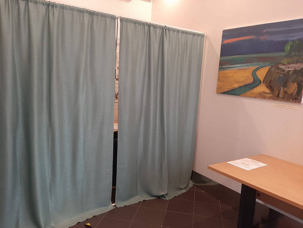 Seima vēlēšanu iecirknis Lietuvas vēstniecībā Rīgā