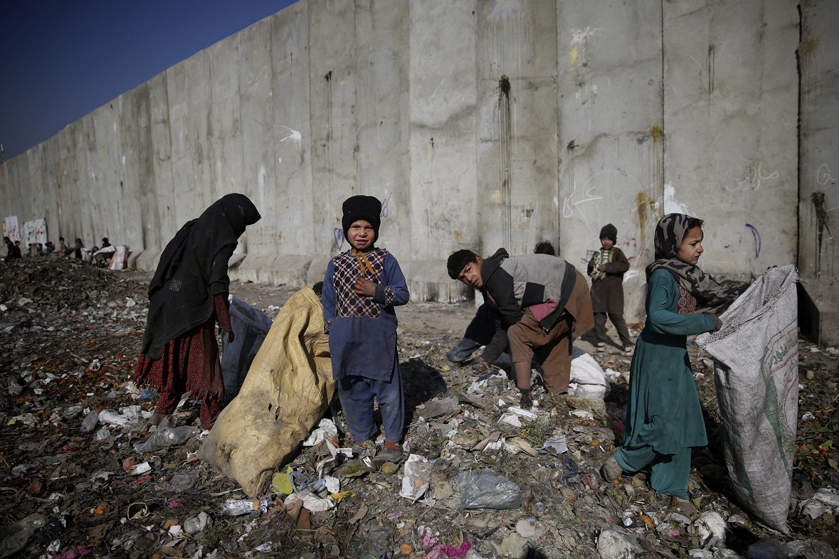 Bērni izgāztuvē Kabulā, 2019.gada decembris