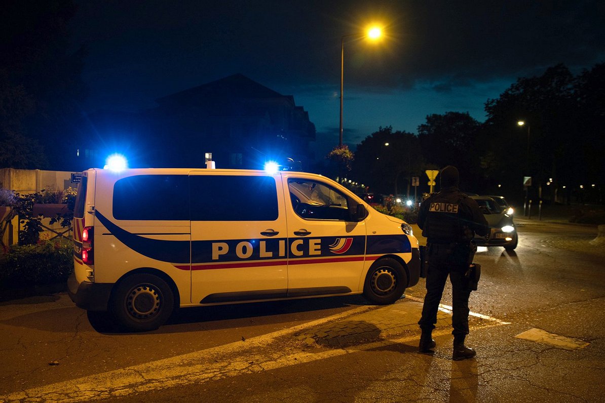 Francijas policija slepkavības vietā, 16.10.2020