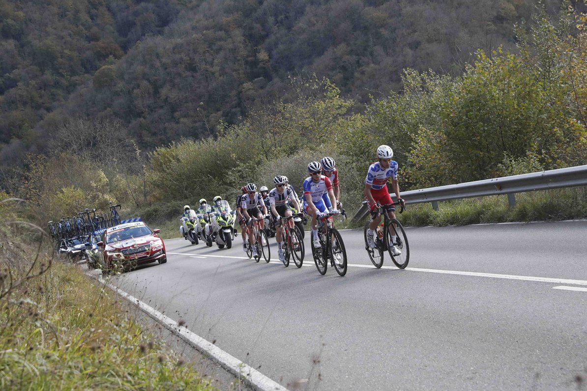 Riteņbraucēji &quot;Vuelta a Espana&quot; posmā