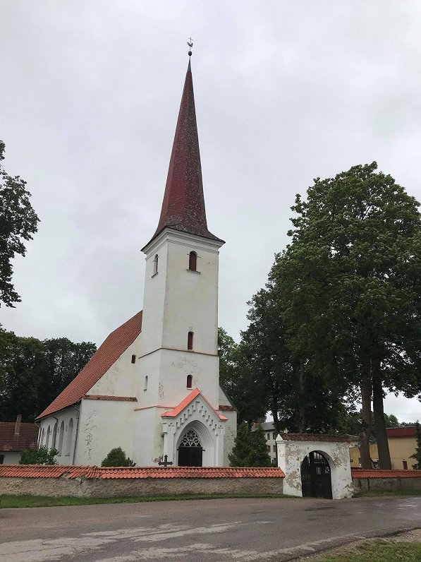 Nurmuižas (Nurmes) evaņģēliski luteriskā baznīca 2020. gada vasarā.