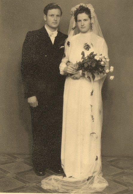 Arvīds un Alda Smilgziedi kāzu dienā, 1957. gada septembris.