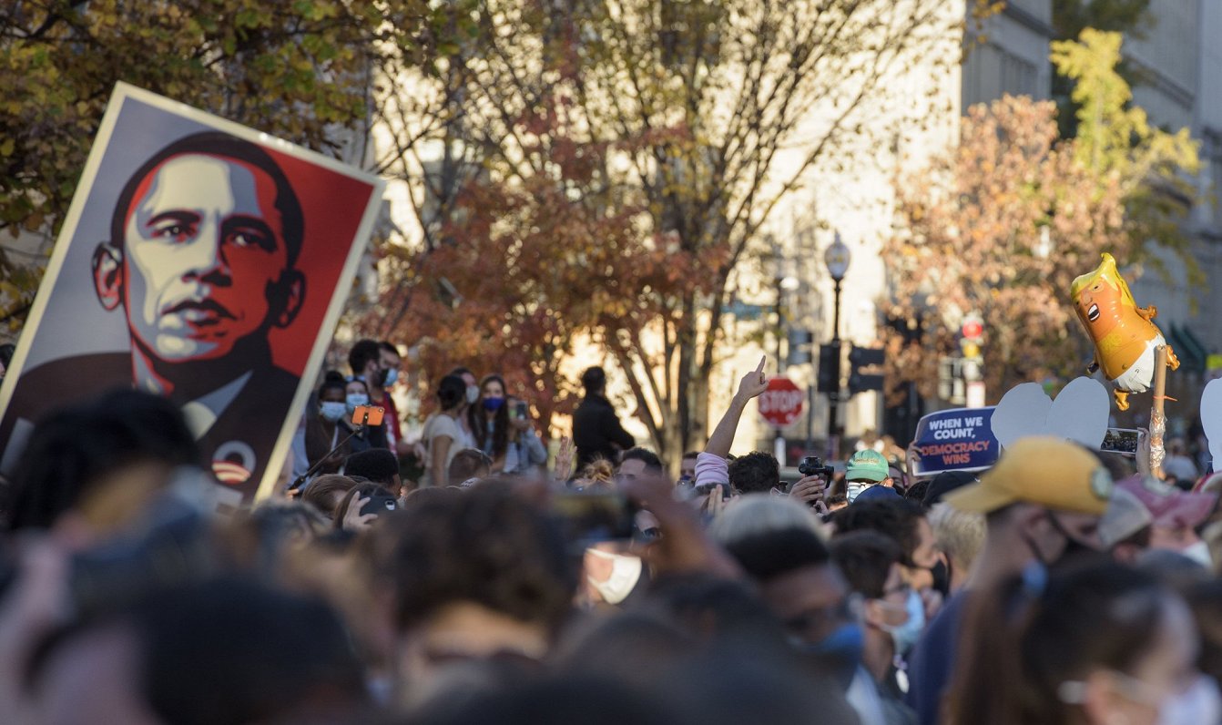 Vašingtonā priecājas par Džo Baidena uzvaru ASV prezidenta vēlēšanās, 2020. gada 7. novembris