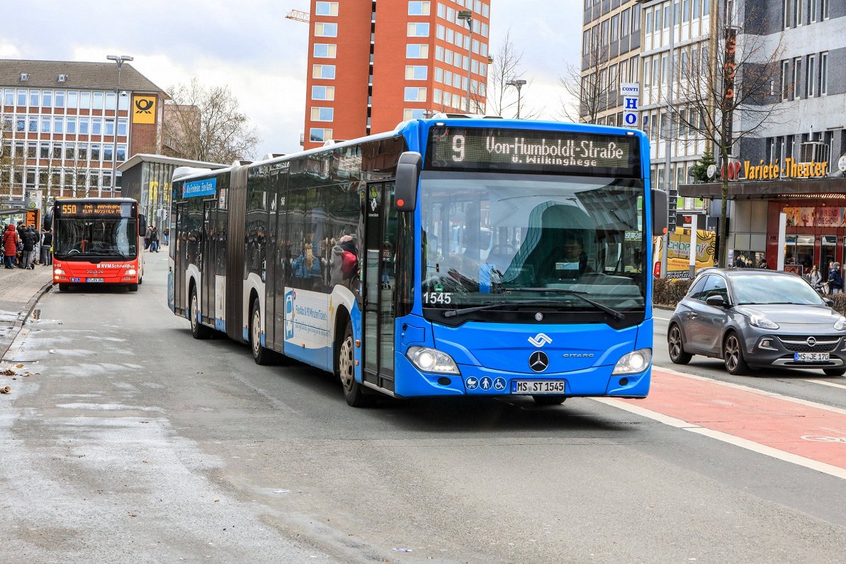 Autobusi, Minsterē, 2019.gada decembris