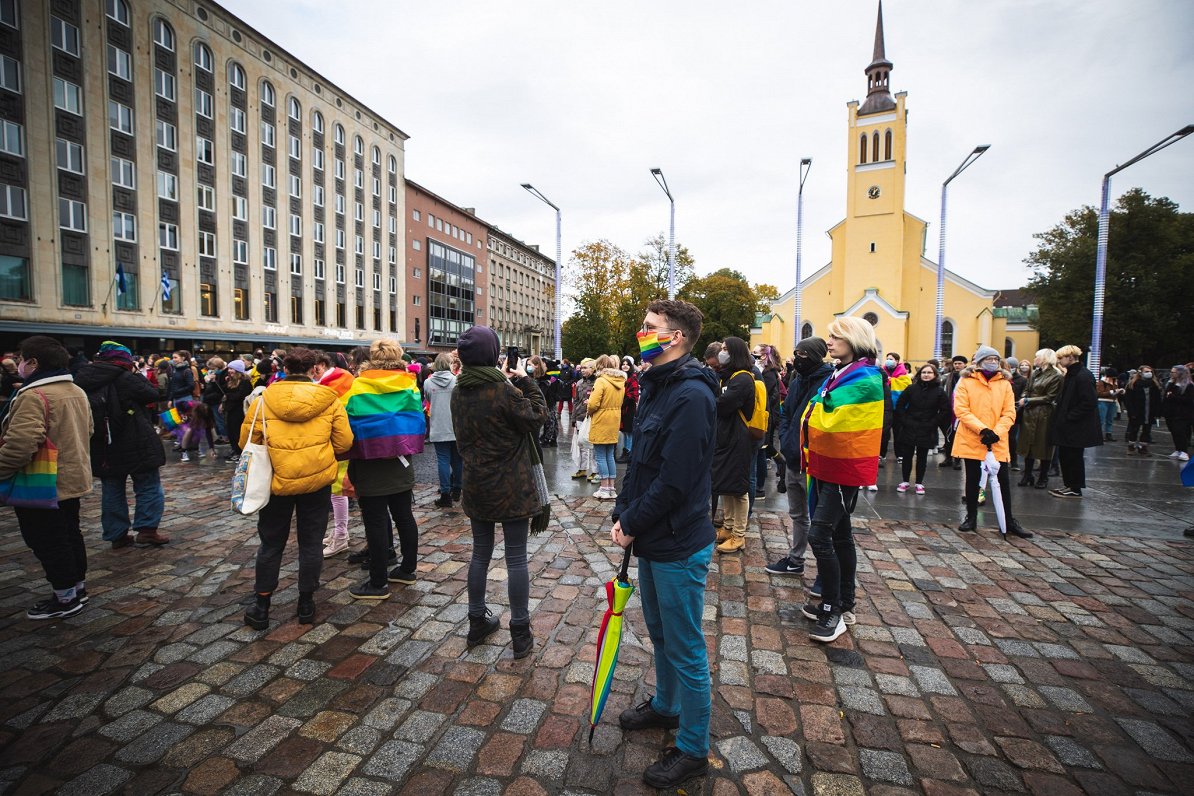 Mītiņš Igaunijas galvaspilsētā Tallinā LGBT kustības atbalstam. 2020. gada oktobris.