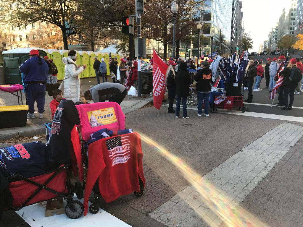 Trampa atbalstītāju demonstrācija Vašingtonā