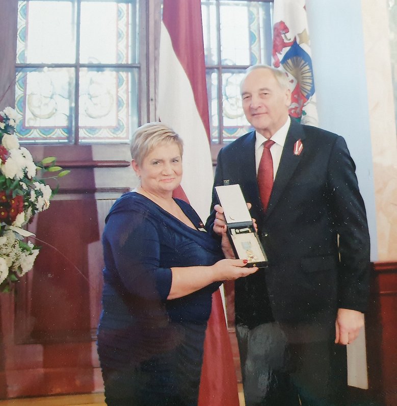 Ordeņa saņemšanas dienā ar prezidentu Andri Bērziņu.