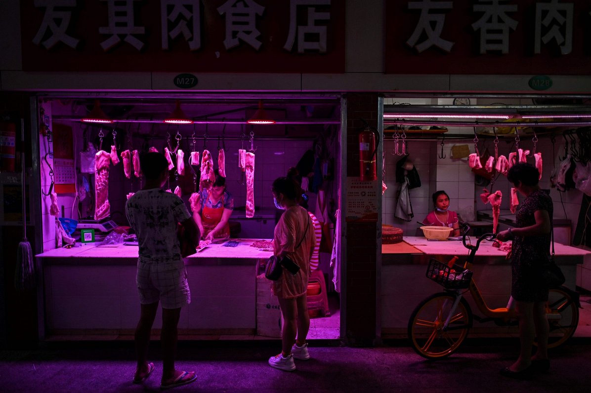 Ķīnas pilsētas Uhaņas gaļas tirgus. 2020. gada rudens.