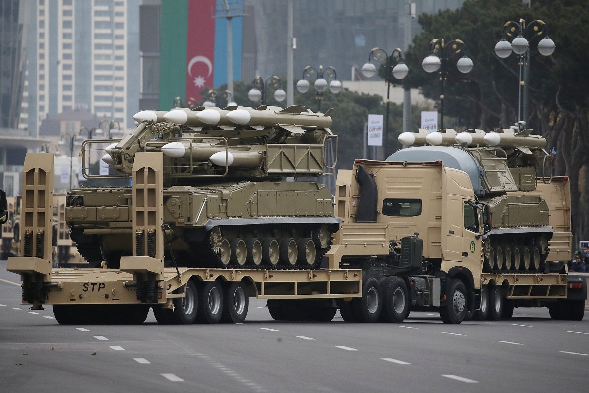 Militārās parādes mēģinājums Azerbaidžānas pilsētā Baku. 2020. gada 8. decembris.