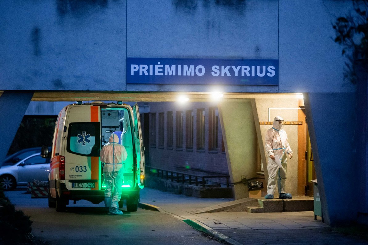 Covid-19 pacientu uzņemšanas punkts Lietuvas galvaspilsētā Viļņā. 2020. gada decembris.