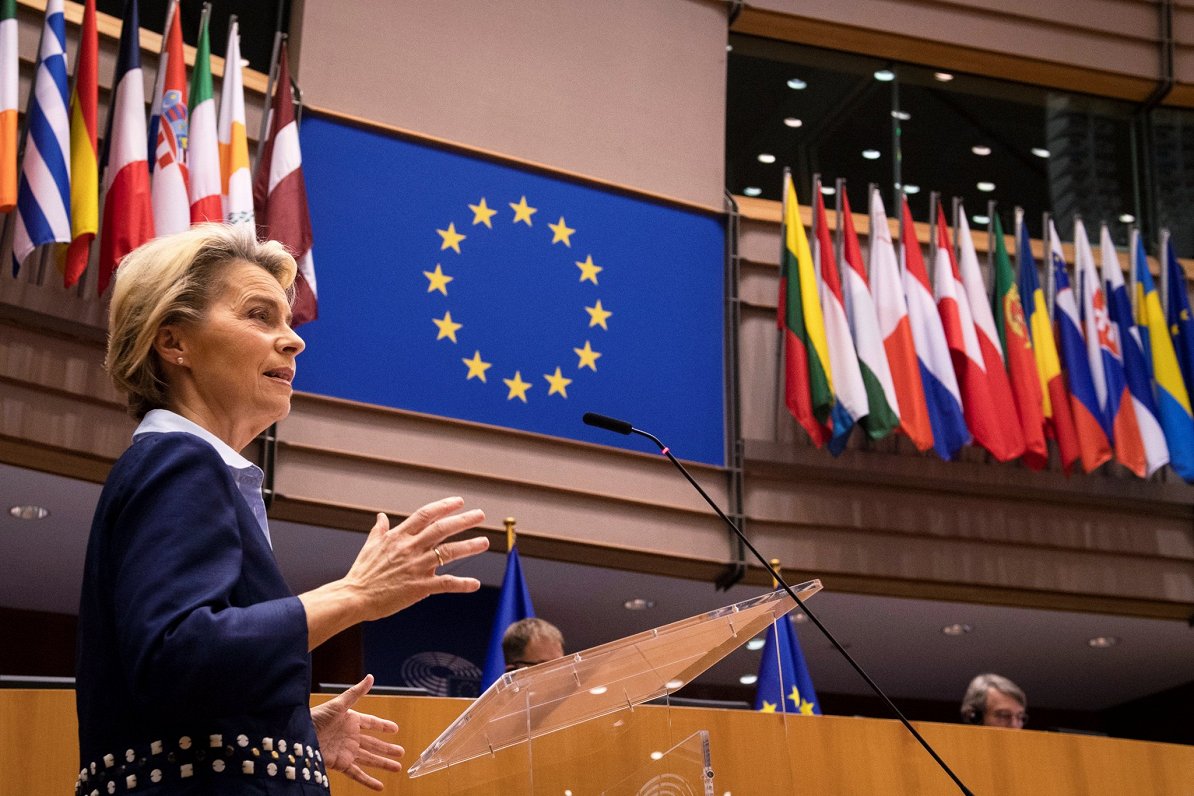 Eiropas Komisijas priekšsēdētāja Urzula fon der Leiena debatēs