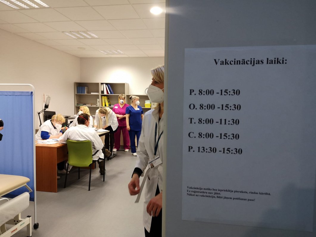 Vakcinācija pret Covid-19 Rīgā. 2020. gada 28. decembris.