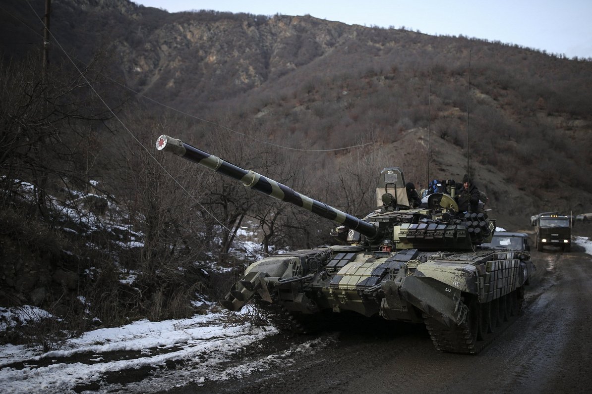Azerbaidžāņu armijas tanks Kalnu Karabahā. 2020. gada 2. decembris.