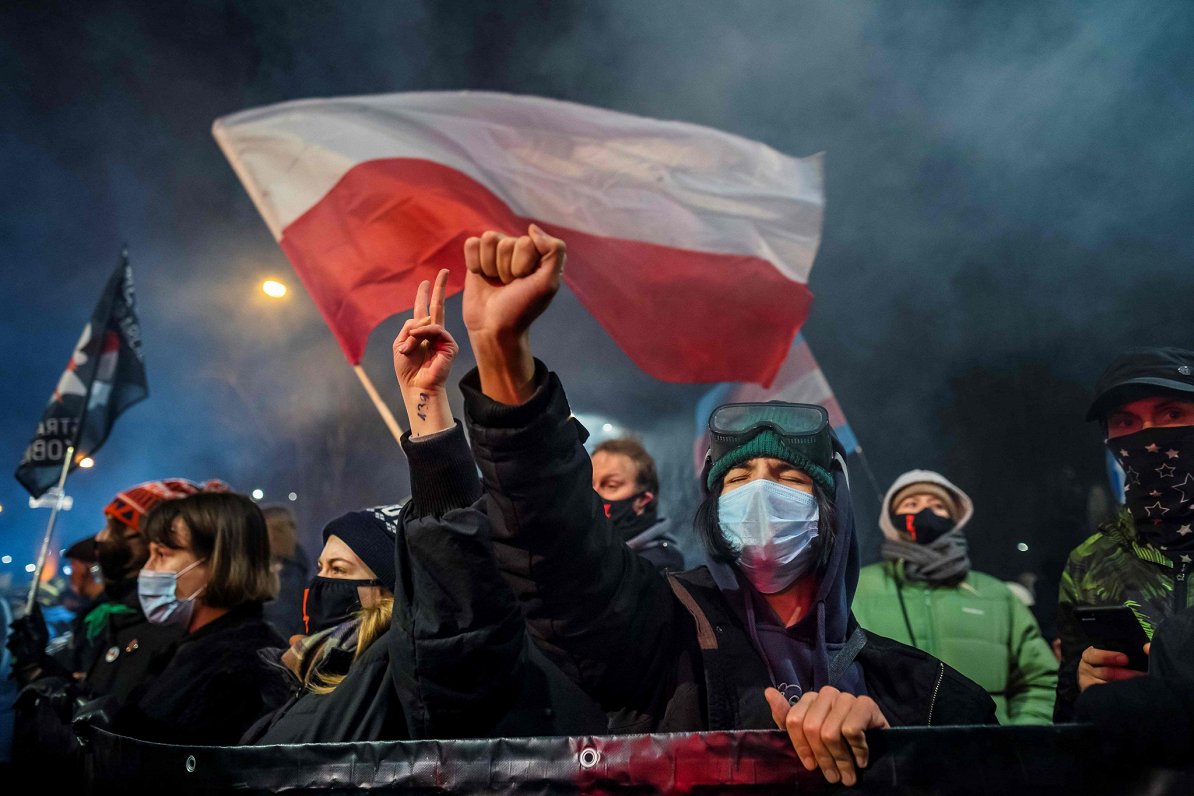 Polijā protesti pret teju pilnīgu abortu aizliegumu, 2021. gada 27. janvārī