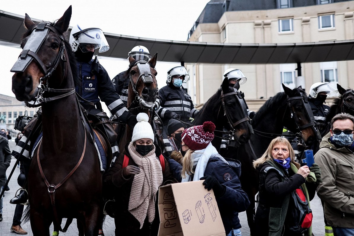 Briselē protestē pret karantīnas ierobežojumiem (31.01.2021.)
