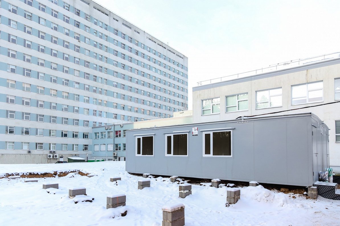 Moduļu tipa ēkas covid slimniekiem Daugavpils slimnīcā.