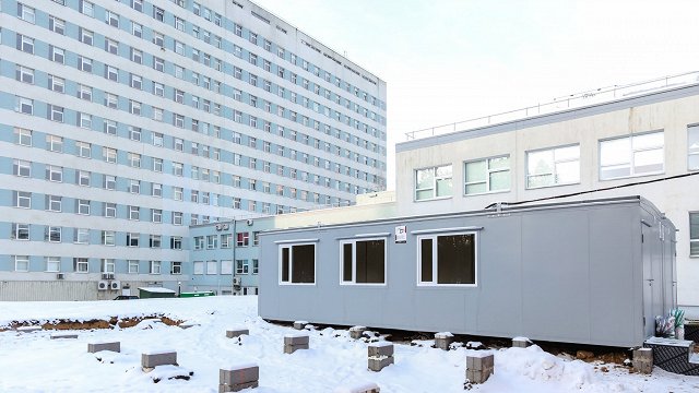 Daugavpils slimnīcā situācija ar Covid-19 pacientiem – mierīga; pieplūdumu lēš februārī