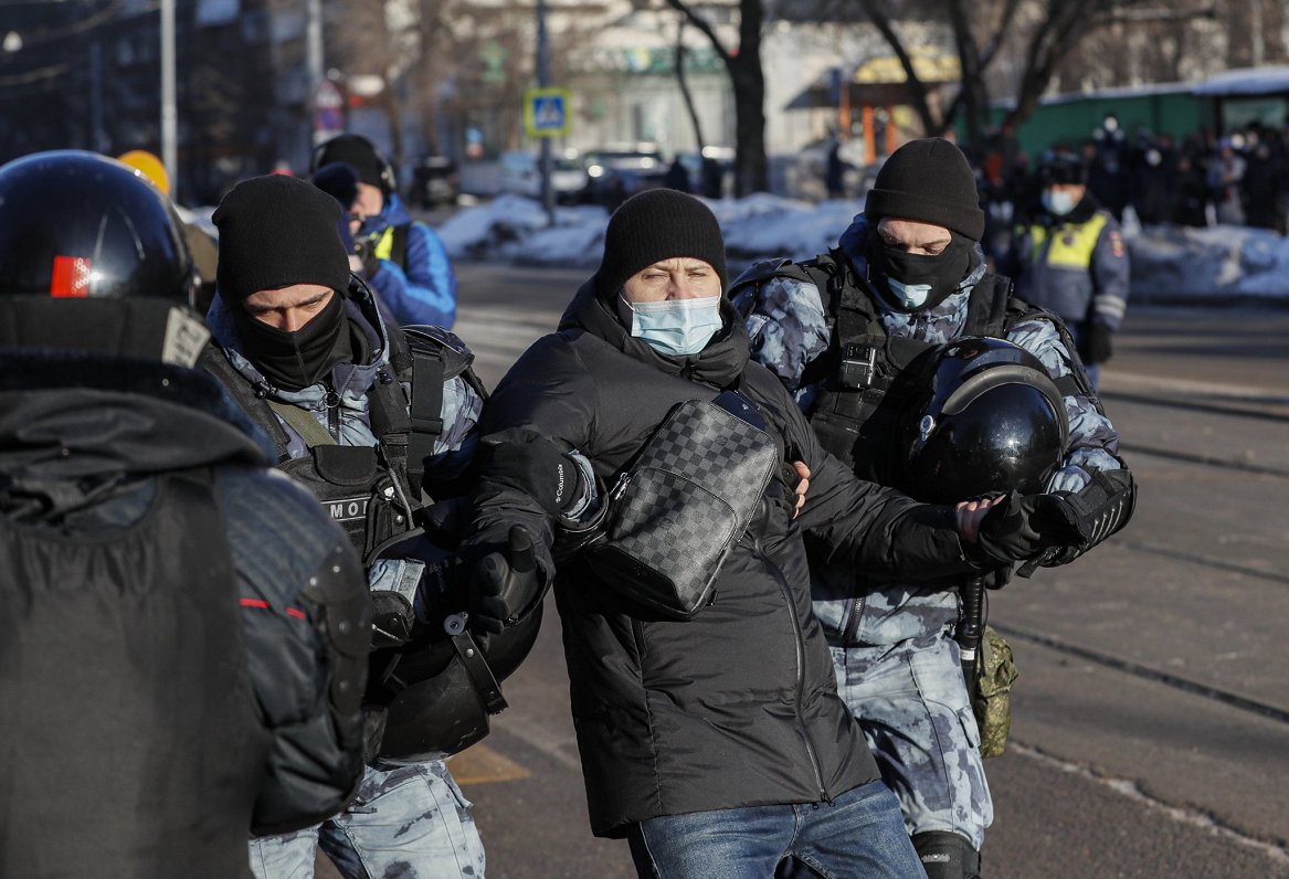 Krievijas policijas spēki pie Maskavas tiesas nama. 2021. gada 2. februāris