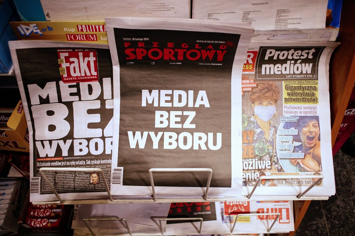 Polijas laikraksti ar īpašu ziņu protesta akcijai: “Mediji bez izvēles”