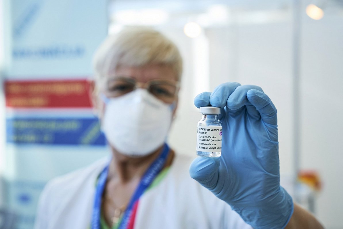 Farmācijas kompānijas &quot;AstraZeneca&quot; izstrādātā Covid-19 vakcīna Latvijā