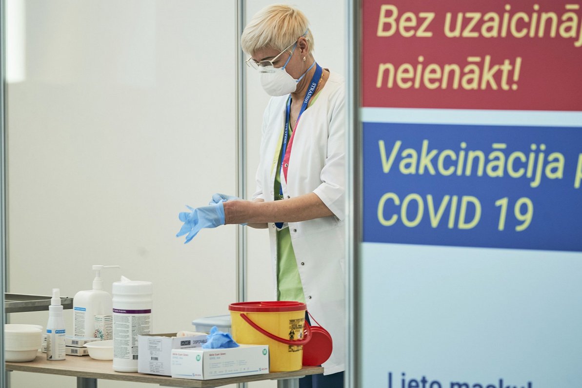 Farmācijas kompānijas &quot;AstraZeneca&quot; izstrādātā Covid-19 vakcīna Latvijā
