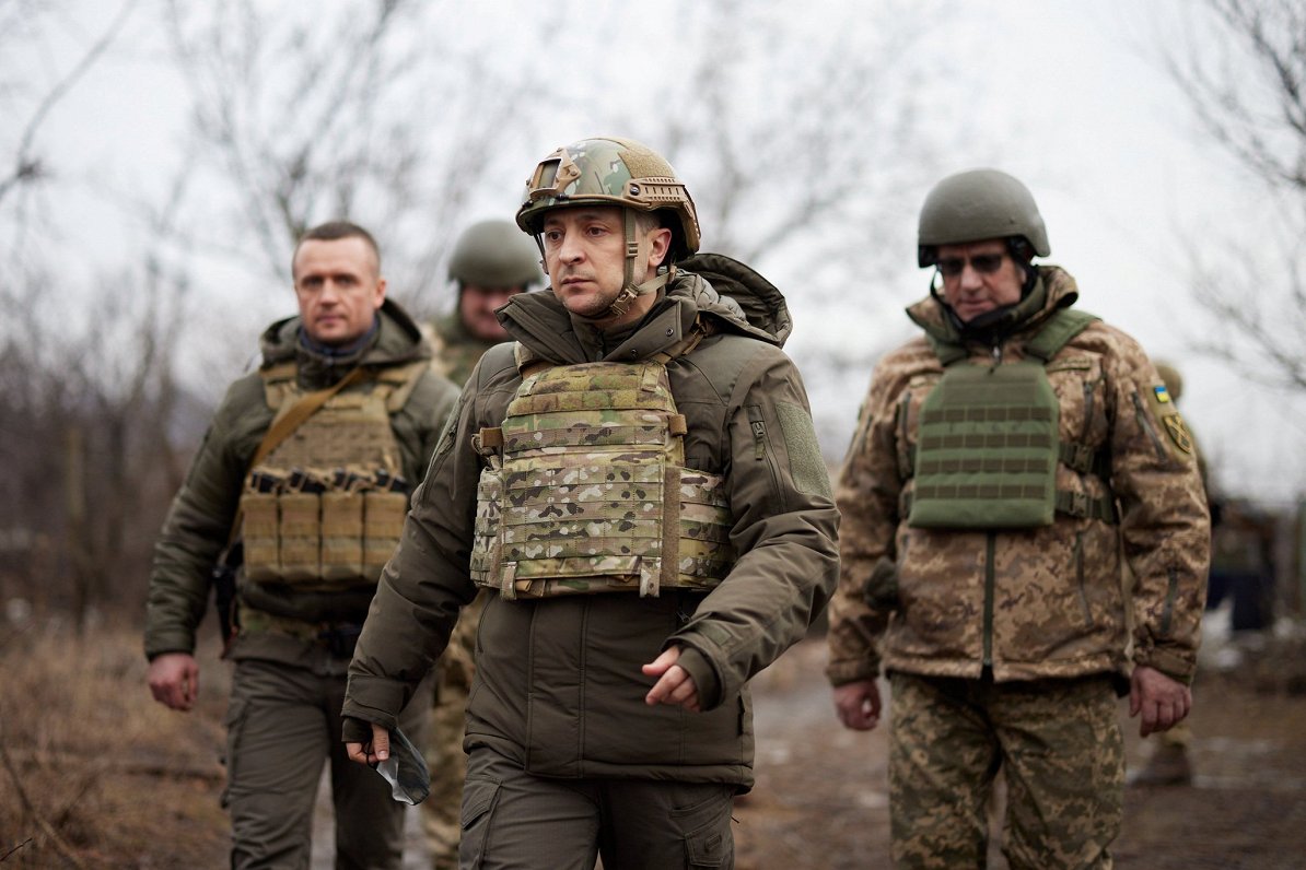Ukrainas prezidents Volodimirs Zelenskis apmeklējis bruņotā konflikta zonu
