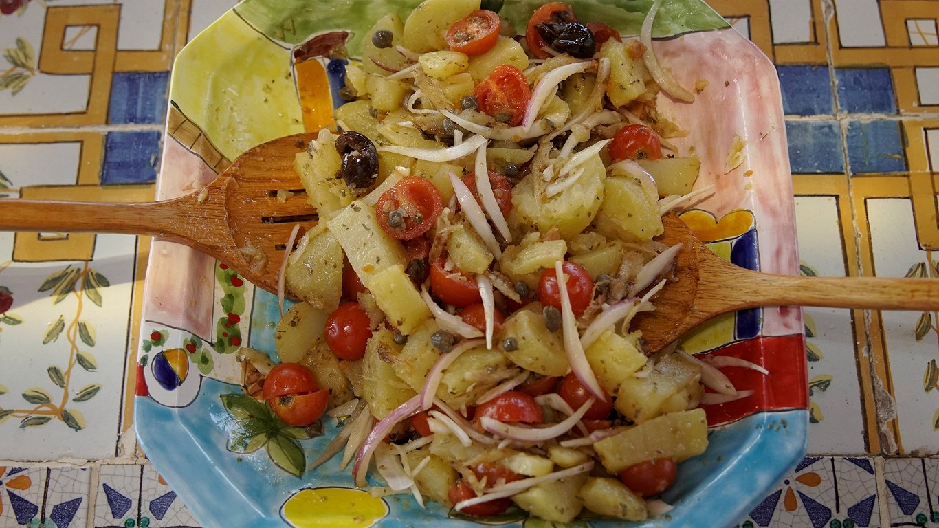 Pantellerijas salāti ar kaperiem
