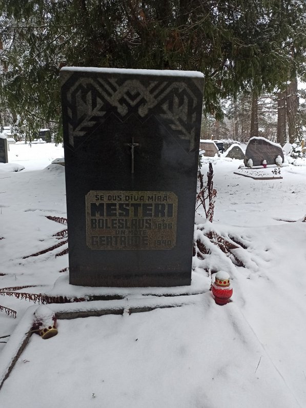 B. Maikovska (Mestera) atdusas vieta Stirnienes kapos, 2021. gads.