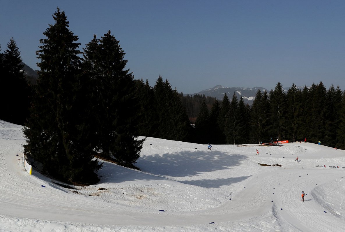 Sacensības pasaules čempionātā distanču slēpošanā Obersdorfā