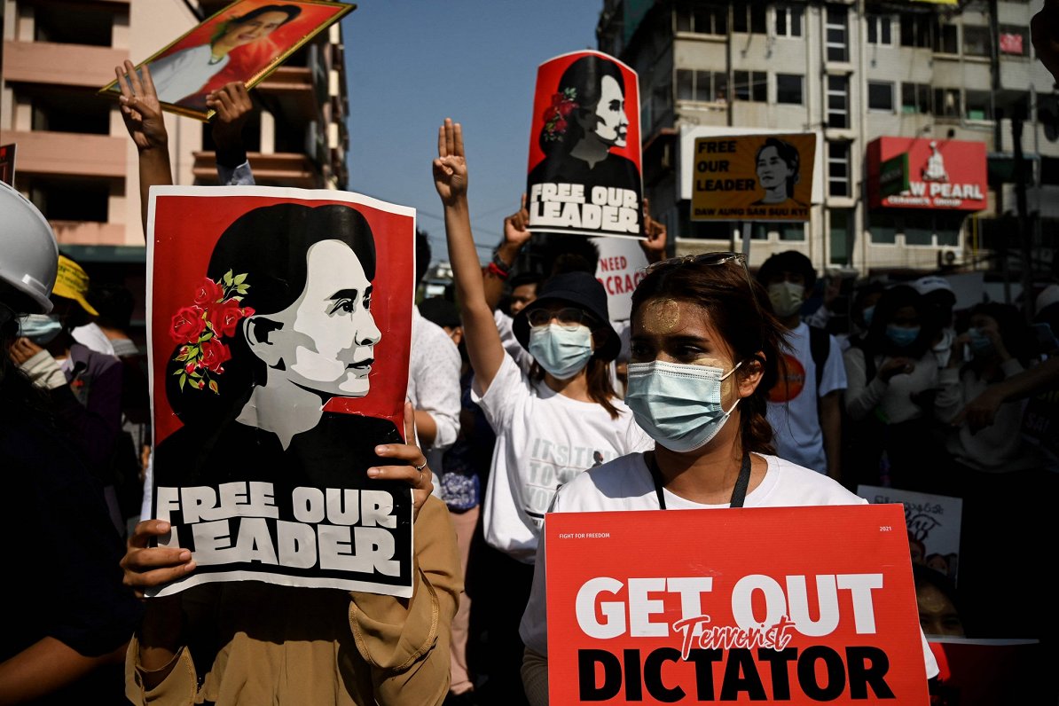 Protesta akcijas dalībnieki Mjanmā