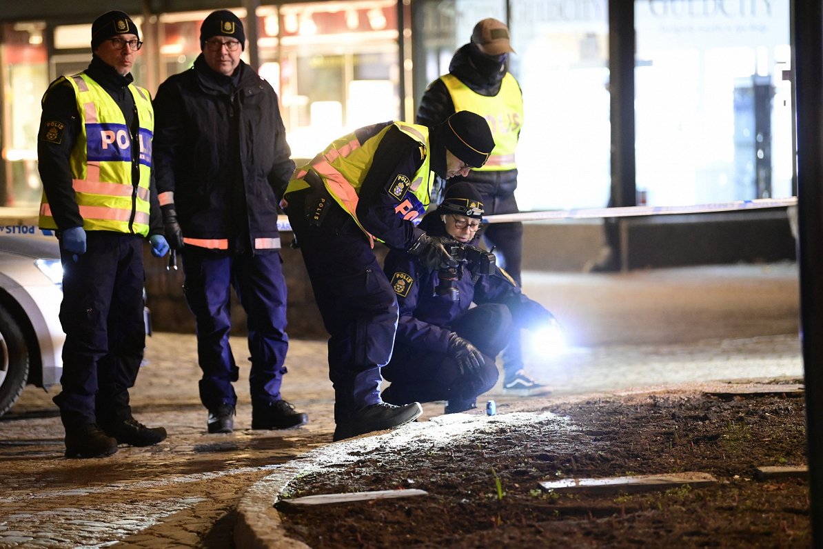 Zviedrijas policisti nozieguma vietā