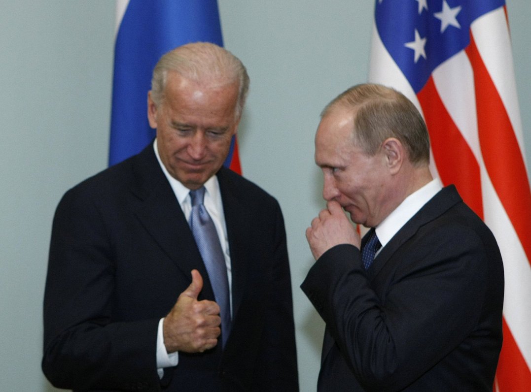 Džo Baidens un Vladimirs Putins tikšanās laikā 2011.gadā