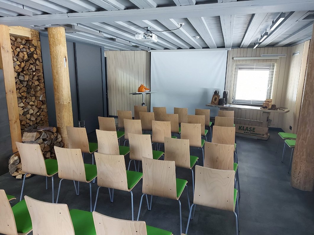 Uzņēmuma &quot;Rīgas meži&quot; ēka Ogrē izglītības projektā &quot;Zaļā klase&quot;. 2021. gada 19....