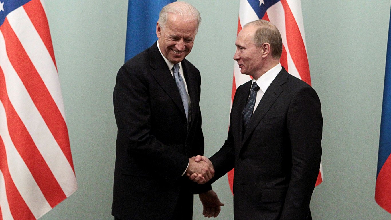 Джо Байден и Владимир Путин. Москва, март 2011 г.