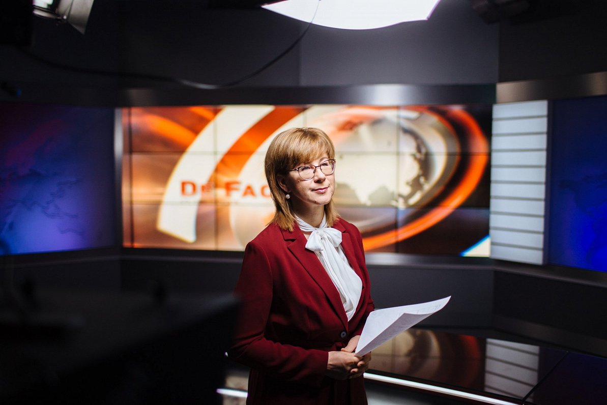 Latvijas Televīzijas raidījuma “Defacto” vadītāja Inga Šņore