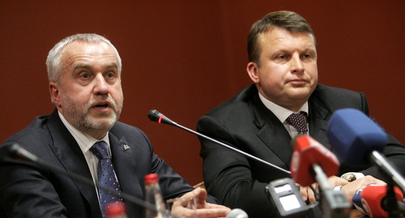 Politiķi Andris Šķēle un Ainars Šlesers. 2011. gads.