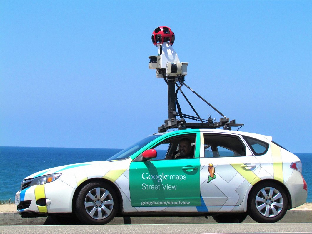 &quot;Google Street View&quot; automašīna. Ilustratīvs attēls