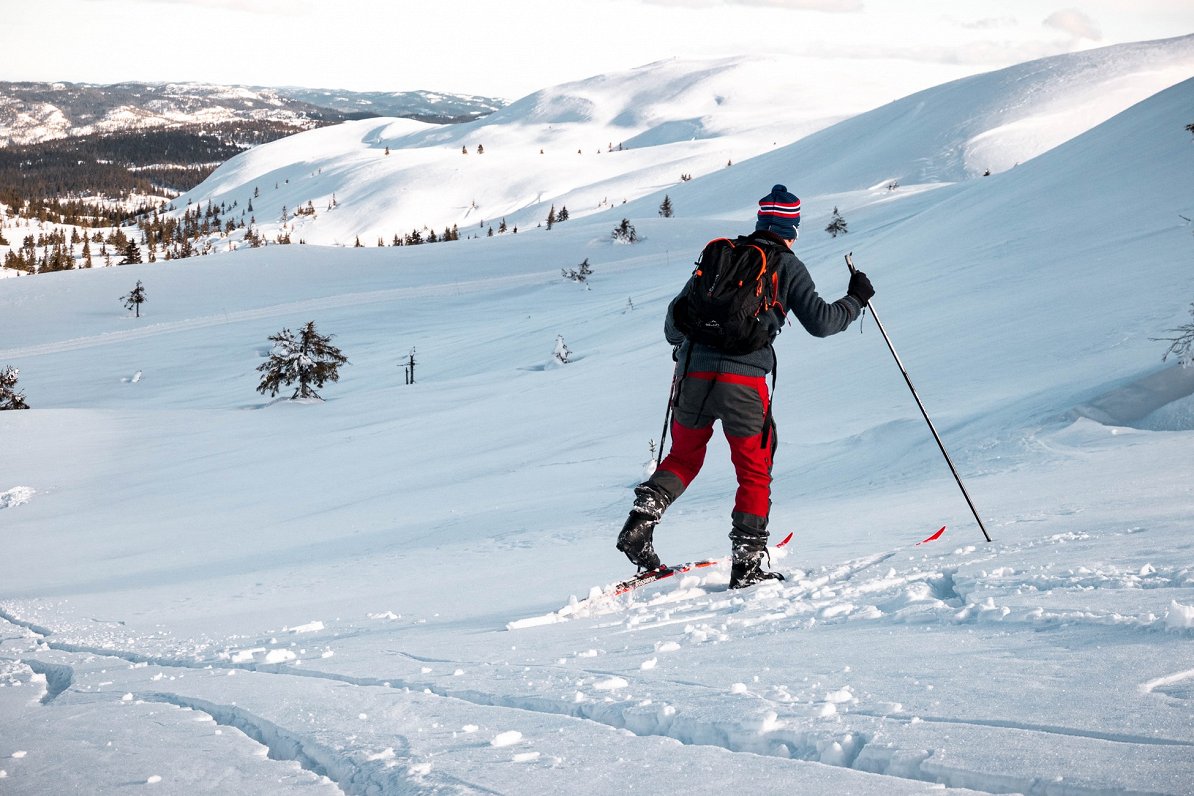Ziemas sporta veids - kalnu slēpošana
