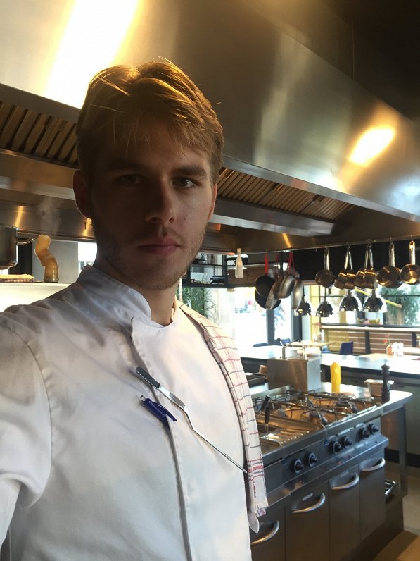 Jēkabs Eindhovenā, uzsākot pavāra gaitas.