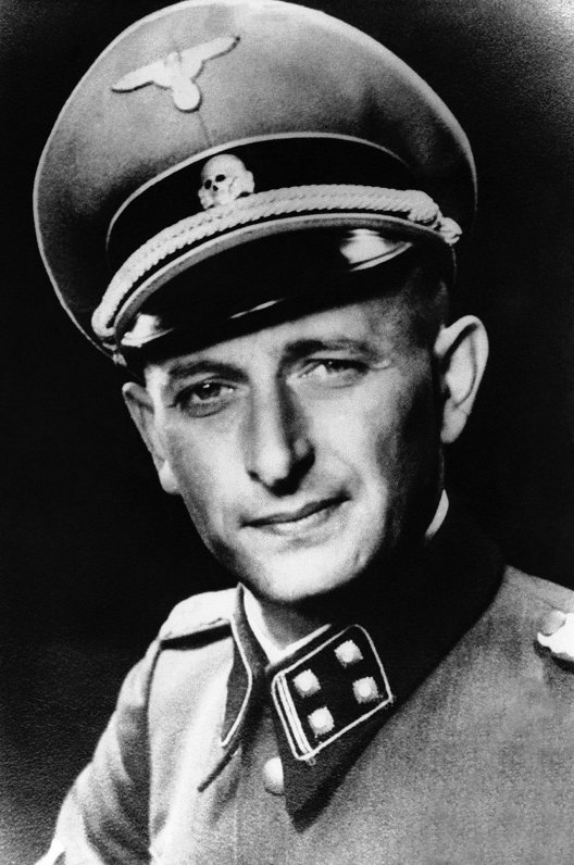 Kara noziegumos apsūdzētais nacistu drošības iestāžu darbinieks Ādolfs Eihmanis